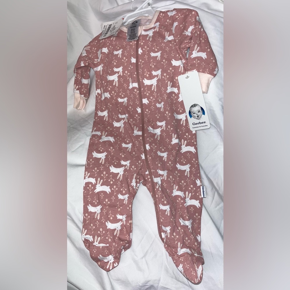Gerber baby footie, sleep n play, NEW, 0-3months